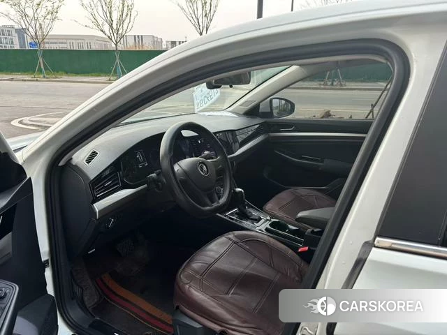Volkswagen Bora 2022 Белый из Китая, фото 4