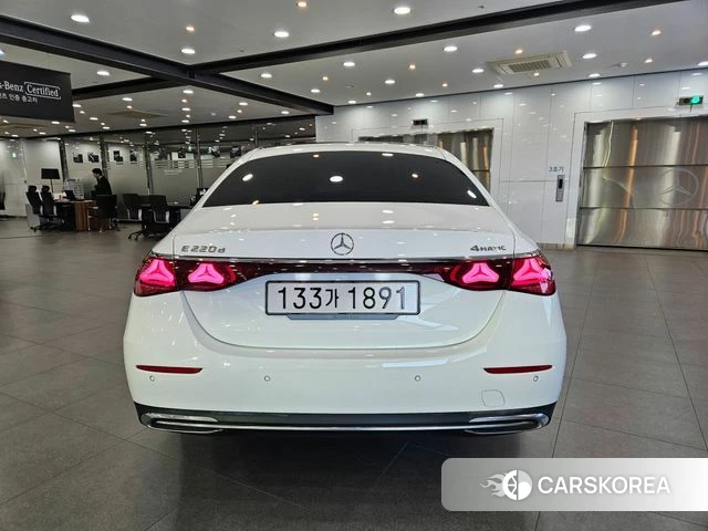 Mercedes-Benz E-Class W214 id 4279658 из Кореи 10