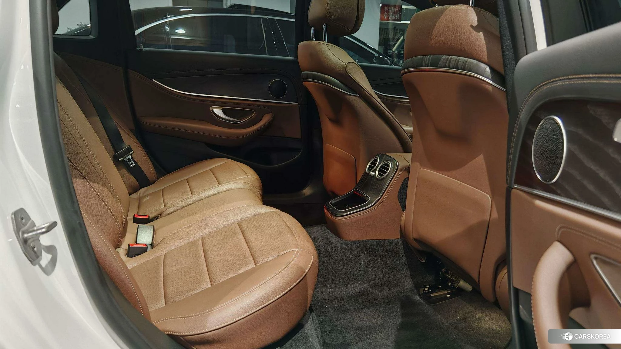 Mercedes-Benz E-class id 4487476 из Китая 10