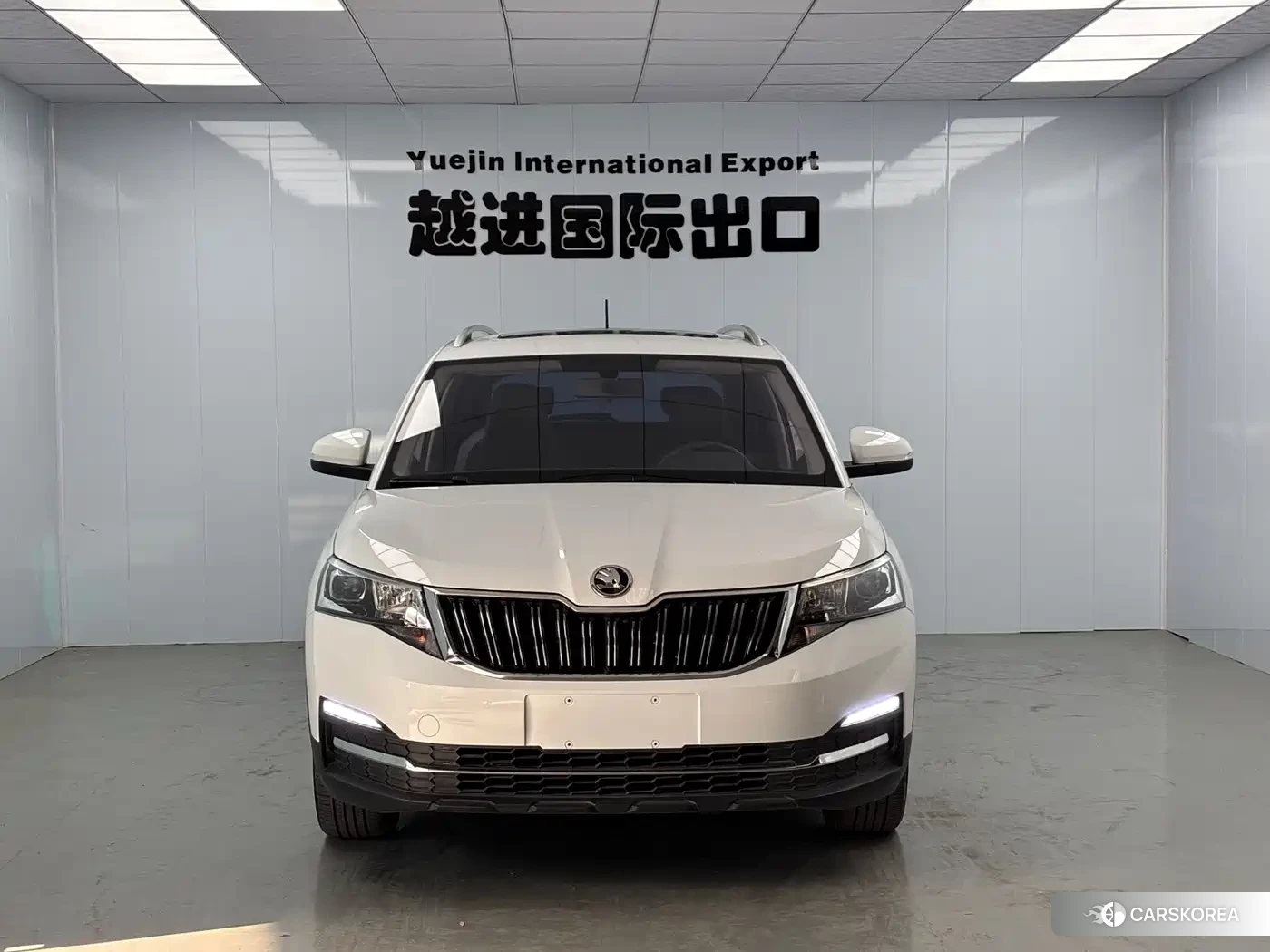Skoda Komick 2023 Белый из Китая, фото 4