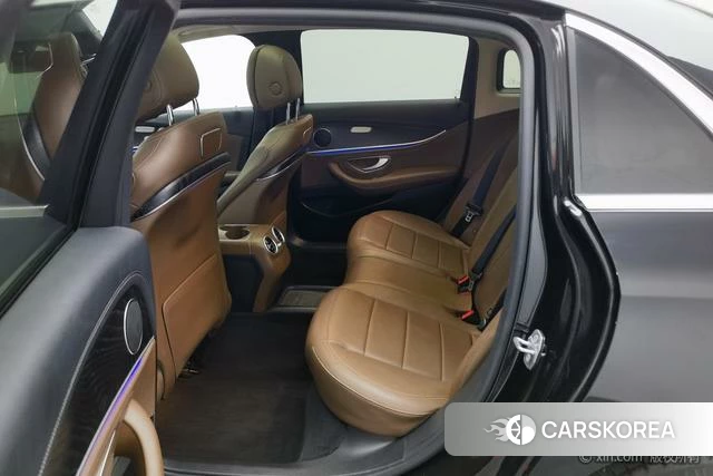 Mercedes-Benz E-class id 4210682 из Китая 18