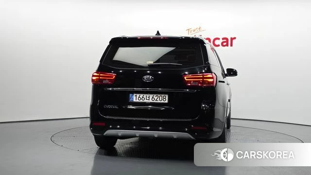 Kia The New Carnival id 4568425 из Кореи 14