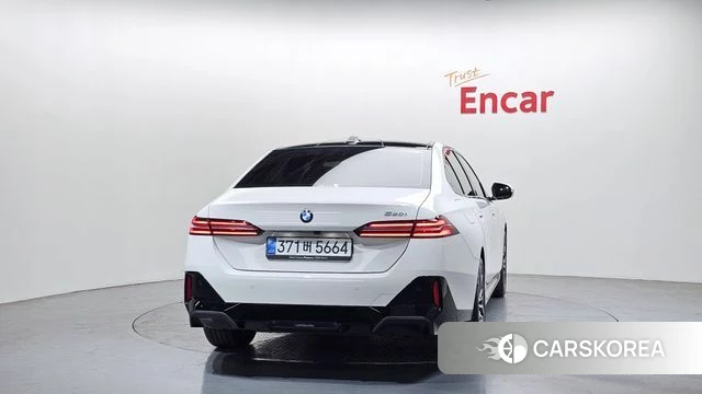 BMW 5 Series (G60) id 3817187 из Кореи 14