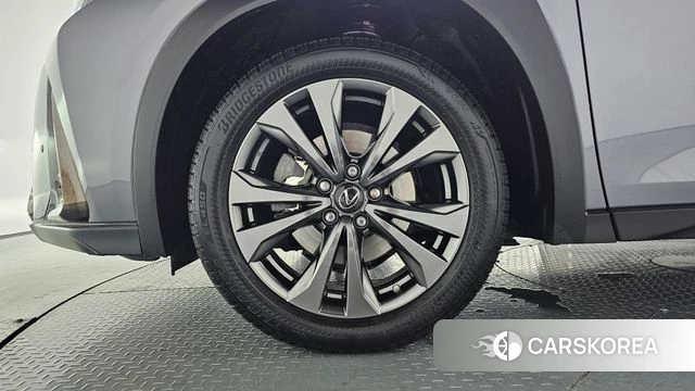 Lexus UX250h id 4362105 из Кореи 28