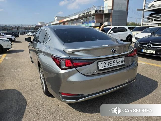 Lexus ES300h 7th generation 2020 Песочный из Кореи, фото 4