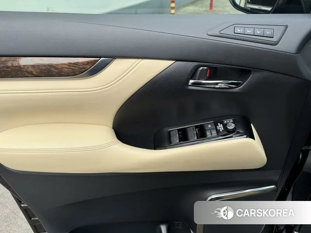 Toyota Elfa id 4213086 из Китая 12