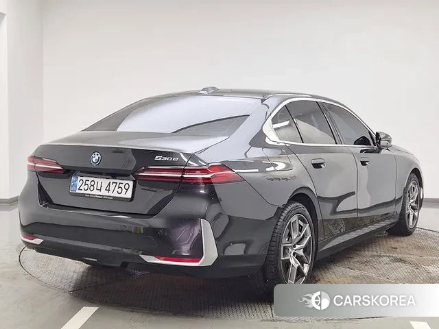 BMW 5 Series (G60) id 3477289 из Кореи 14