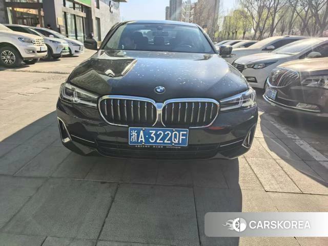 BMW 5 series 2022 Черный из Китая, фото 4
