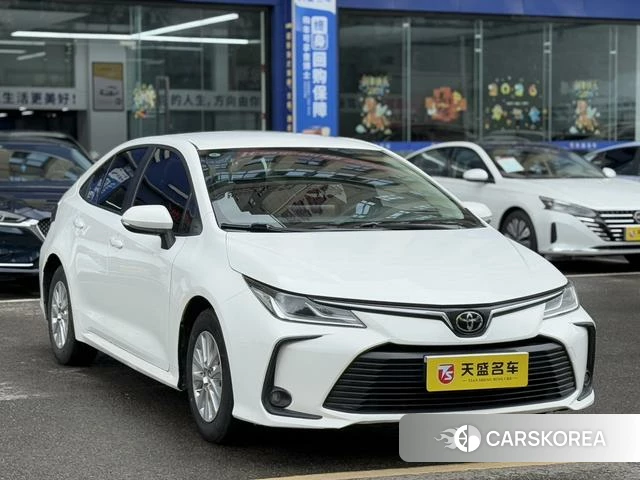 Toyota Corolla 2023 Белый из Китая, фото 4