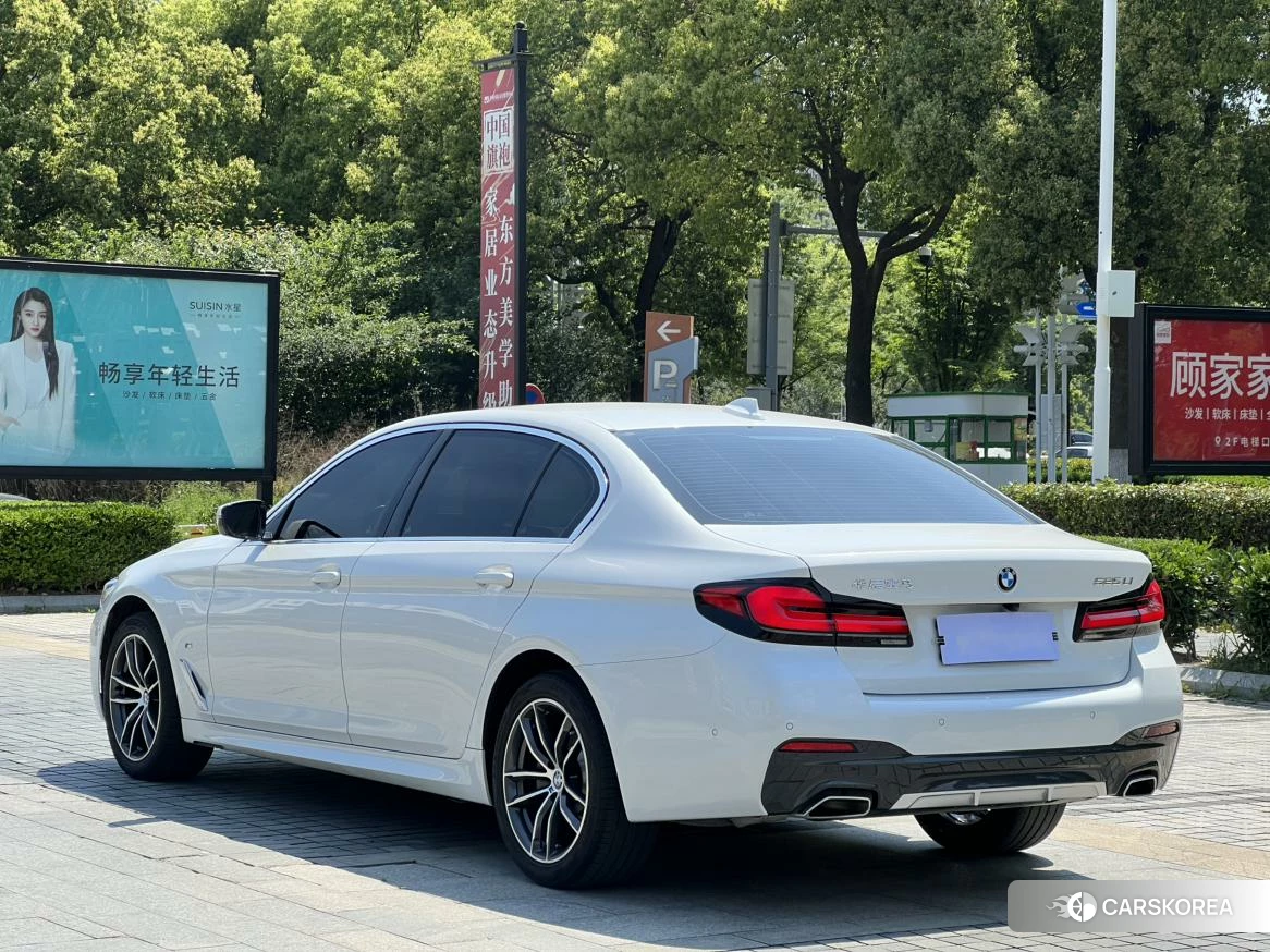 BMW 5 series 2022 Белый из Китая, фото 4