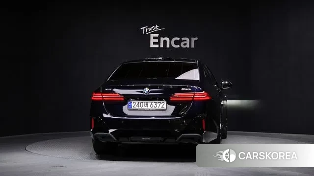 BMW 5 Series (G60) id 3576370 из Кореи 14