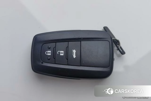 Toyota Corolla id 4290784 из Китая 18