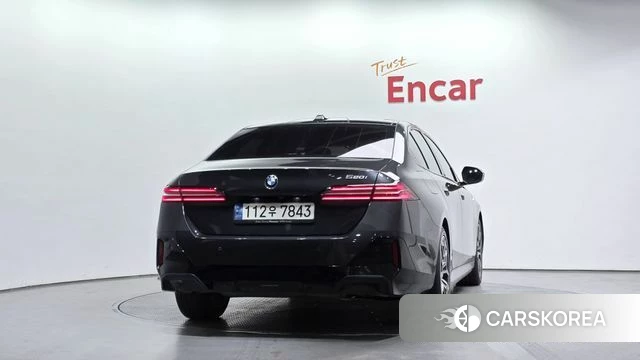 BMW 5 Series (G60) id 3891515 из Кореи 14