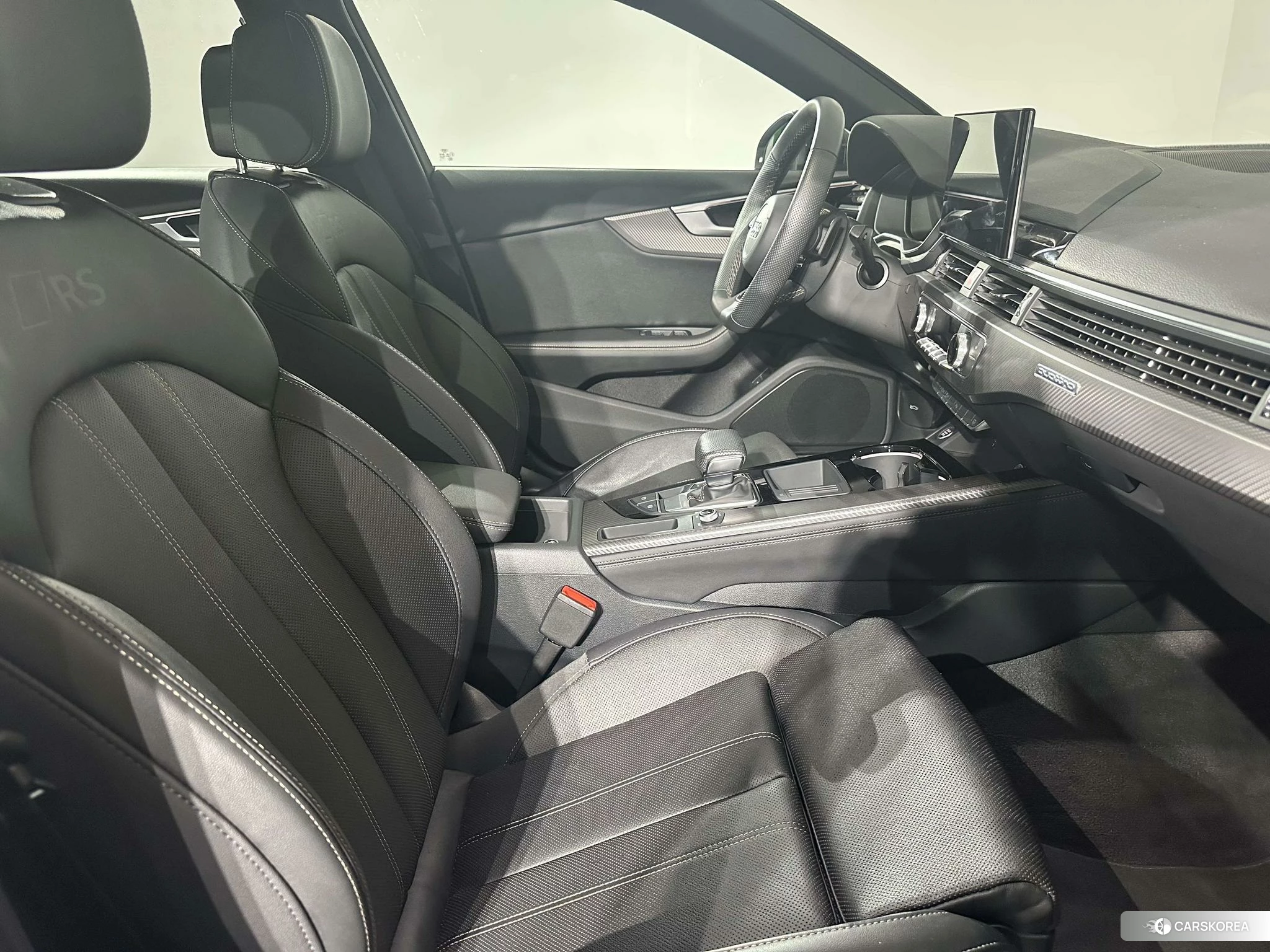 Audi A4L id 4504829 из Китая 14