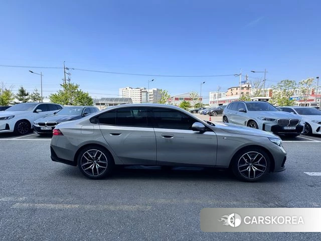 BMW 5 Series (G60) id 4254938 из Кореи 14