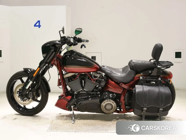 Harley-Davidson Softail Breakout FXSBSE CVO 2017 из Японии