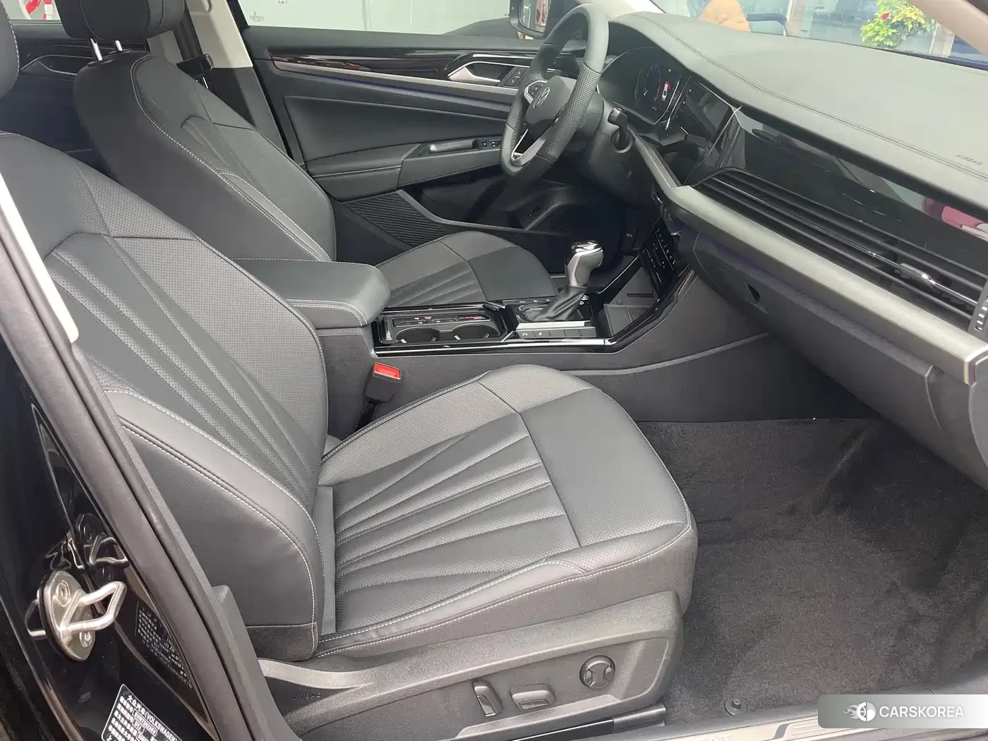 Volkswagen Passat id 4674344 из Китая 10