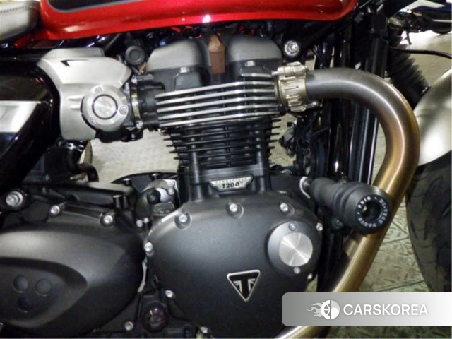 Engine photo