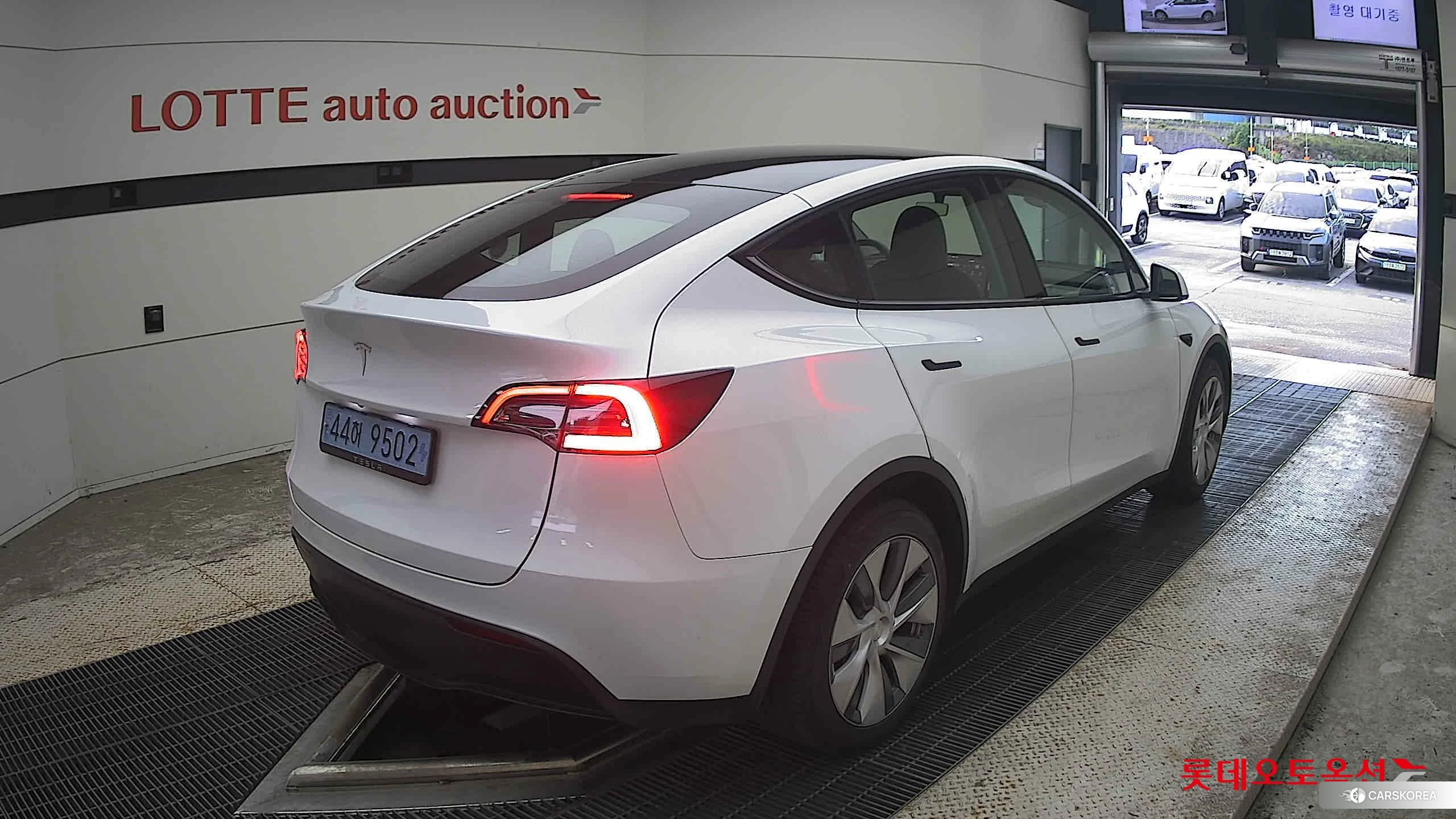 Tesla Model Y RWD id 4902616 из Кореи 31