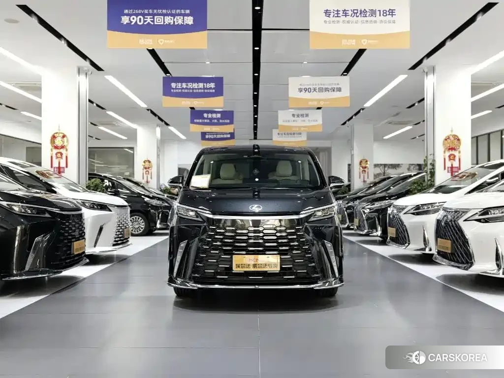 Lexus LM id 4674267 из Китая 11