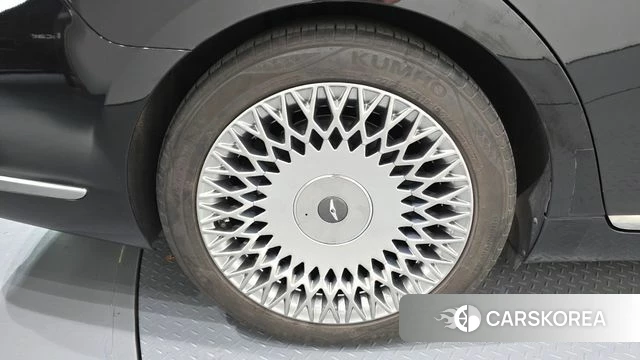 Genesis G90 id 4780016 из Кореи 29
