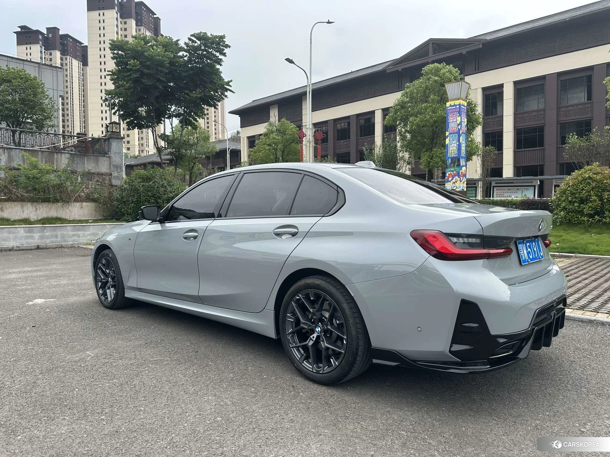 BMW 3 series 2024 Серебристо-серый из Китая, фото 4