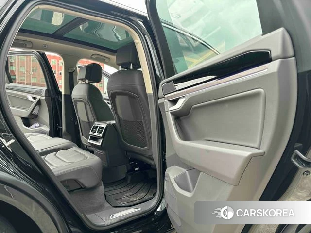 Volkswagen Touareg id 4261685 из Китая 13