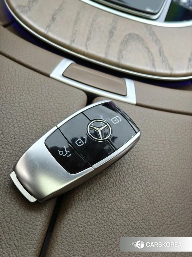 Mercedes-Benz E-class id 4260481 из Китая 14