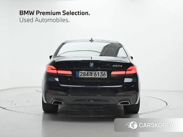 BMW 5 Series (G30) id 3852034 из Кореи 14