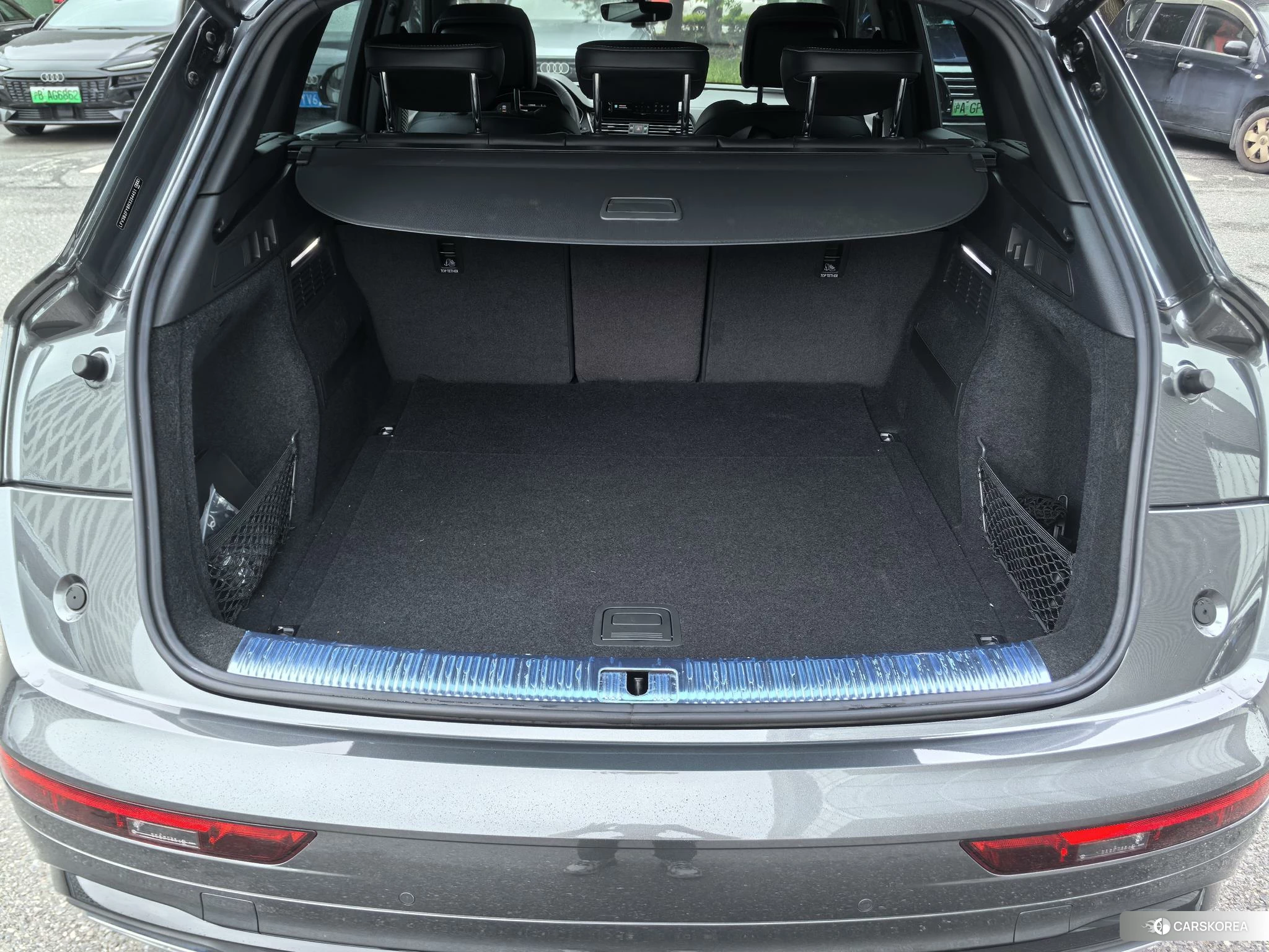 Audi Q5L 2023 Темно-серый из Китая, фото 4