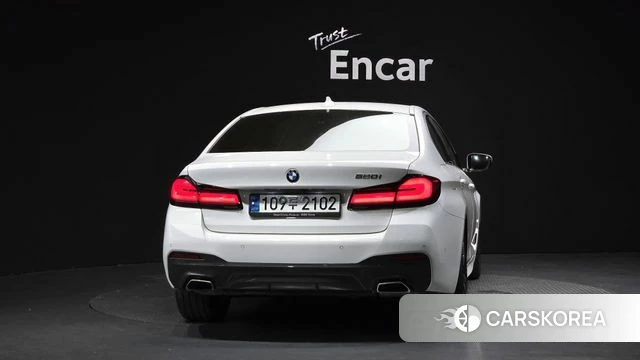 BMW 5 Series (G30) id 4303266 из Кореи 14