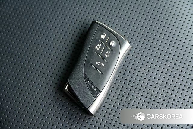 Lexus LM id 4264201 из Китая 14