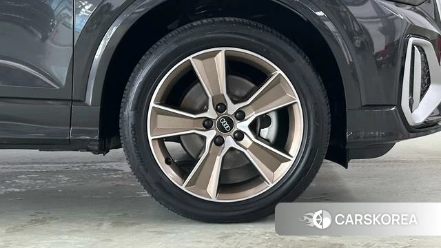 Audi Q2L id 4359275 из Китая 10
