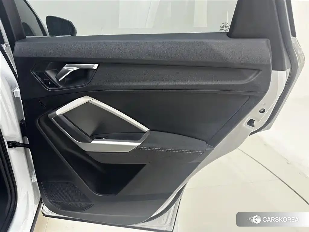 Audi Q3 id 4545688 из Китая 26