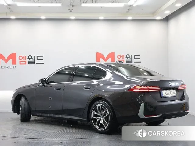 BMW 5 Series (G60) id 3383156 из Кореи 14