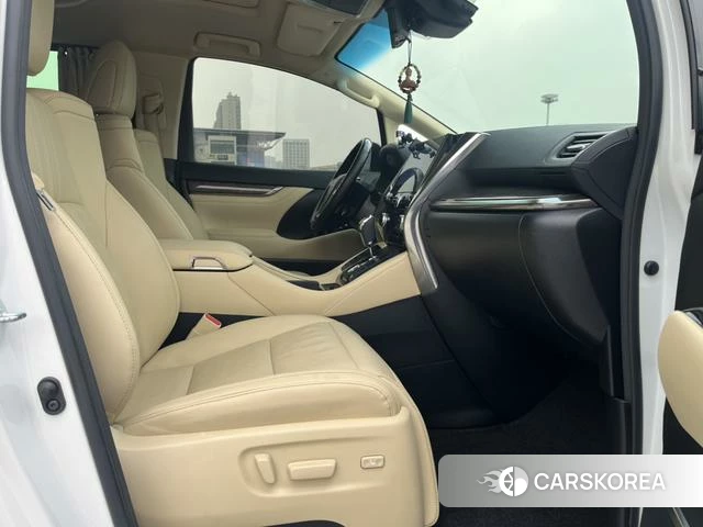 Toyota Elfa id 4290787 из Китая 7