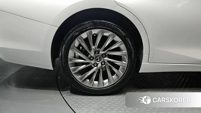 Lexus ES300h 7th generation id 4281422 из Кореи 25