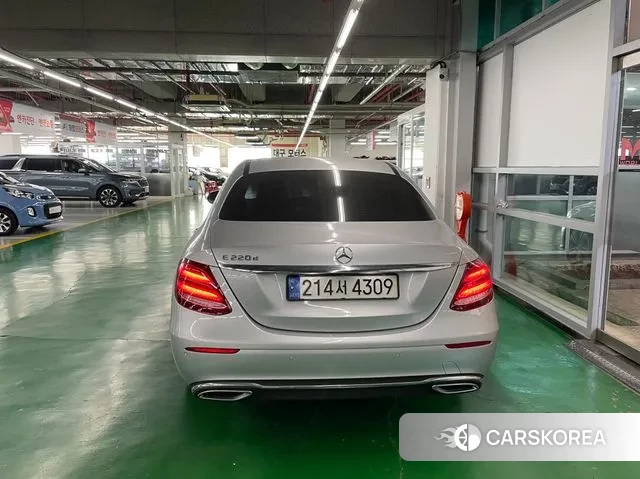 Mercedes-Benz E-Class W213 2020 Серебряный из Кореи, фото 5