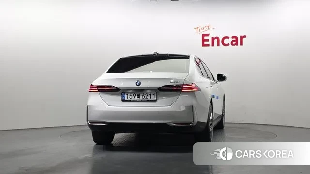 BMW 5 Series (G60) id 3763310 из Кореи 14