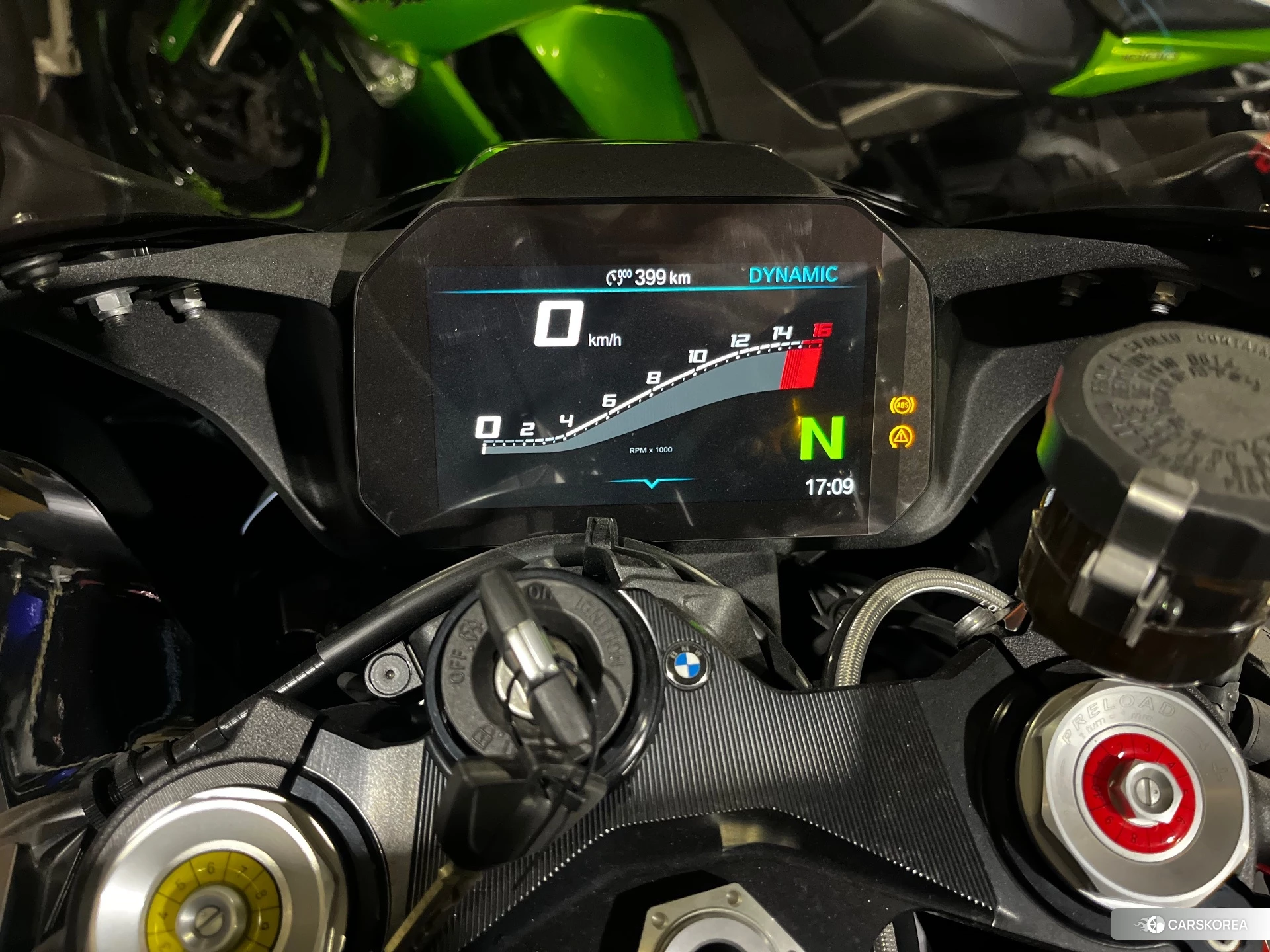 BMW M1000RR 2025 из Японии, фото 4