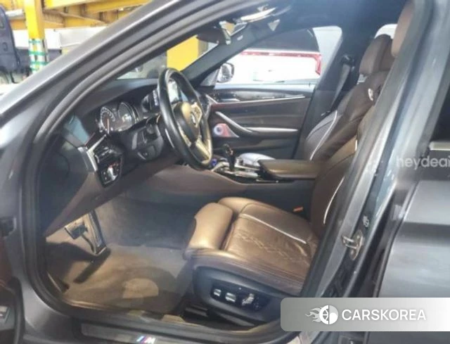 BMW 5 Series (G30) 2018 Серый из Кореи, фото 4
