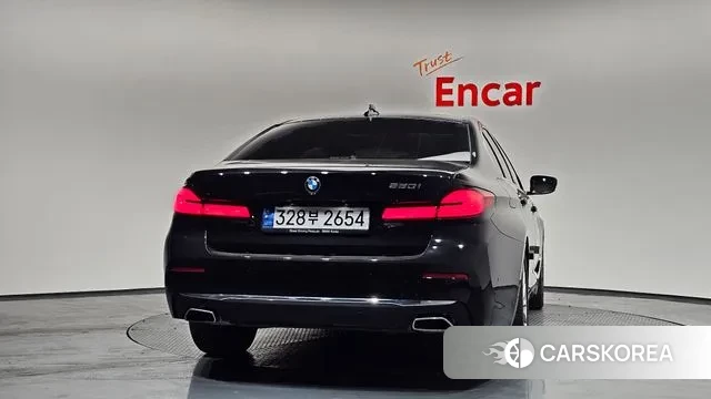 BMW 5 Series (G30) id 3634371 из Кореи 14
