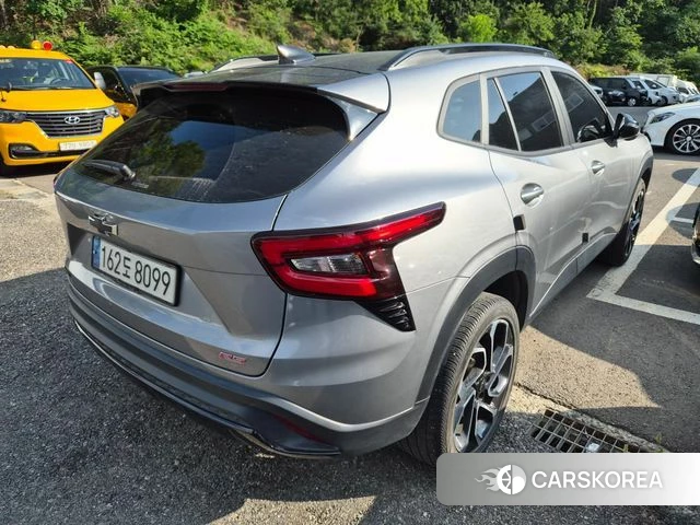 Chevrolet (GM Daewoo) Trax Crossover 2023 Серебристо-серый из Кореи, фото 4
