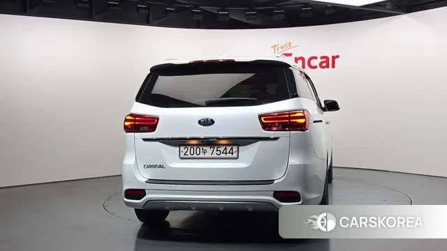 Kia The New Carnival id 3552757 из Кореи 14