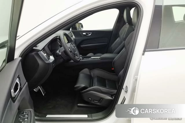 Volvo XC60 PHEV id 4213658 из Китая 18