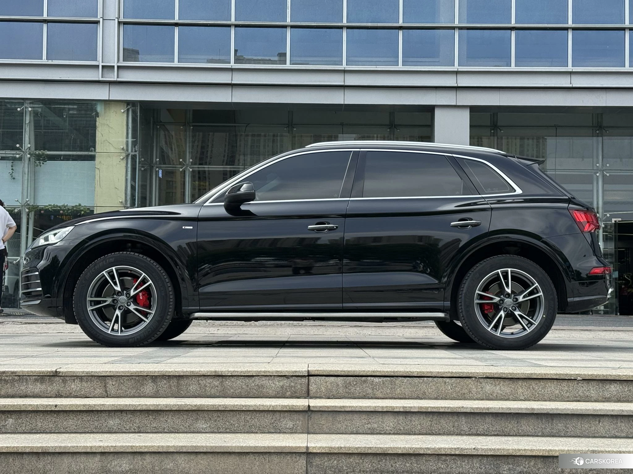 Audi Q5L id 4419060 из Китая 14