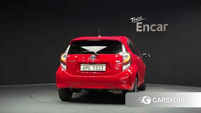 Toyota Prius C id 4693888 из Кореи 25