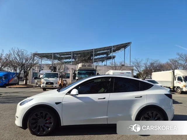 Tesla Model Y id 3487612 из Кореи 7