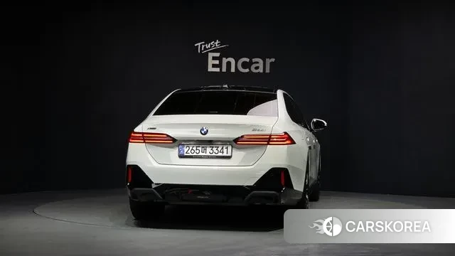 BMW 5 Series (G60) id 3585558 из Кореи 14