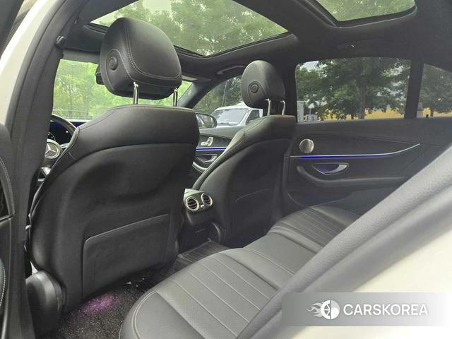 Mercedes-Benz E-class (imported) 2021 Черный из Китая, фото 4